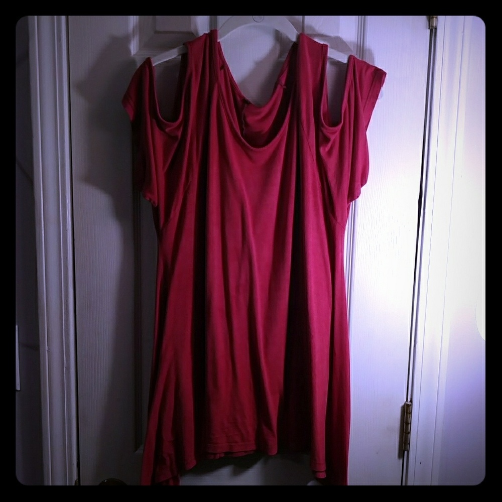 Red asymmetrical cold shoulder t-shirt